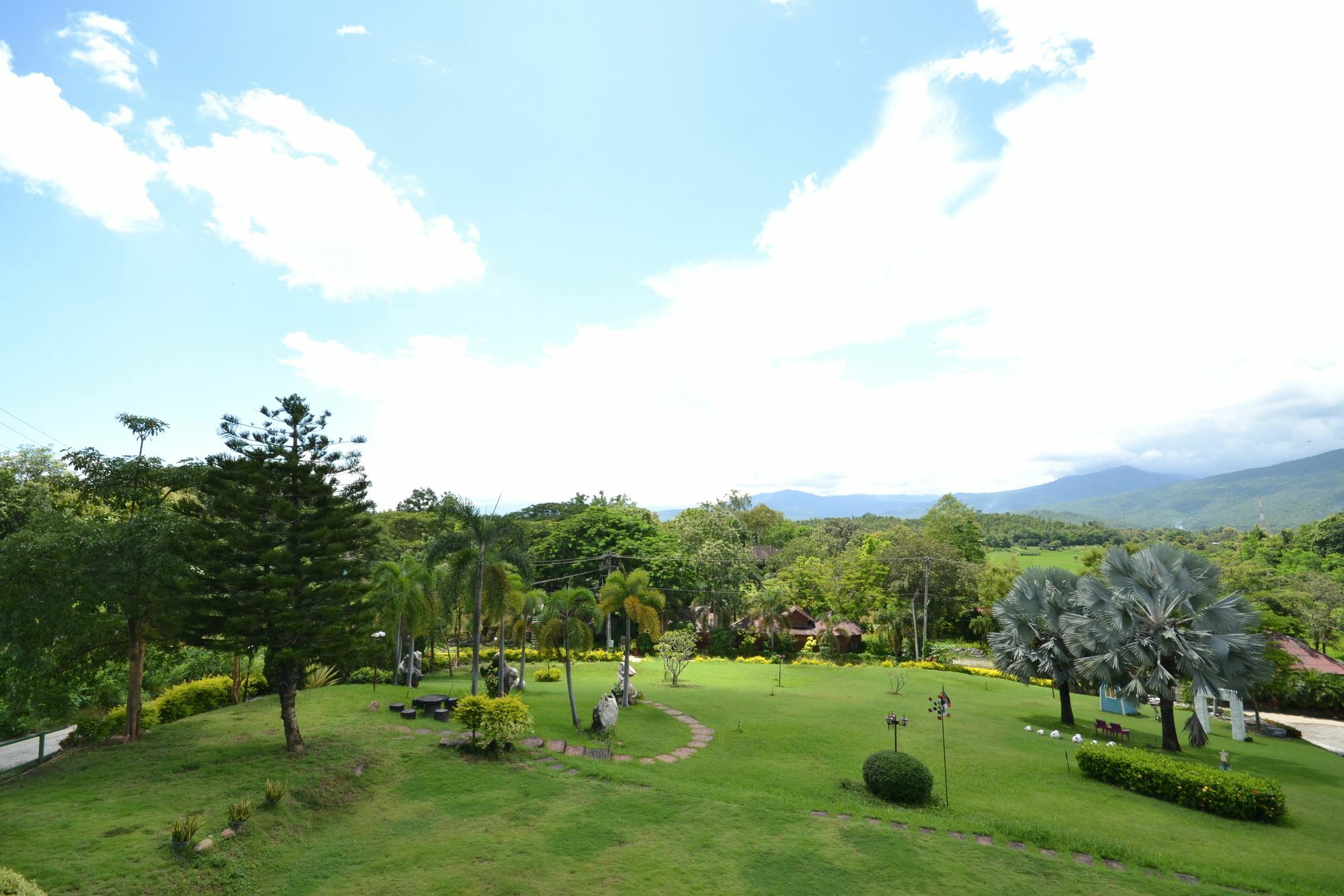 Touch Star Resort - Doi Inthanon Chom Thong Exterior foto